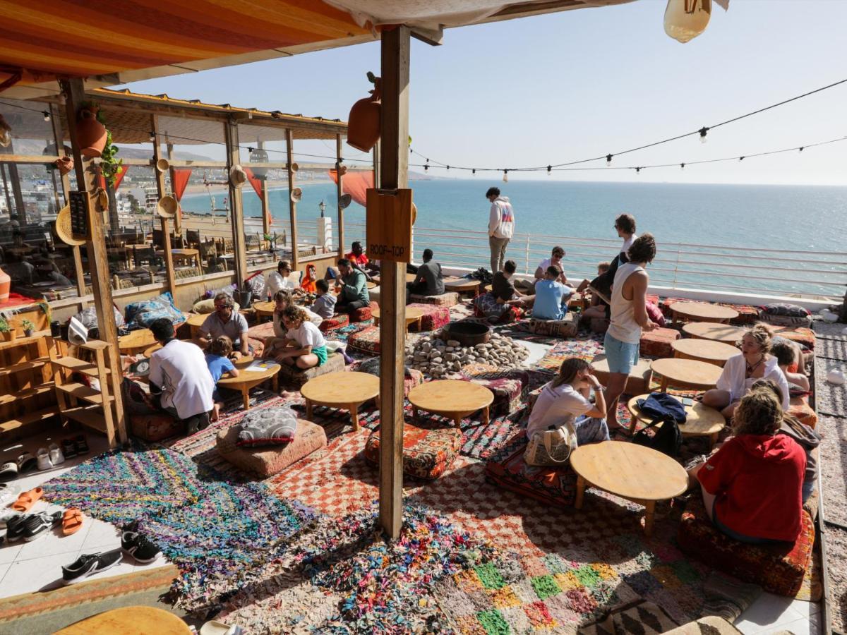 Locals Taghazout Surfcamp Hotel Екстериор снимка