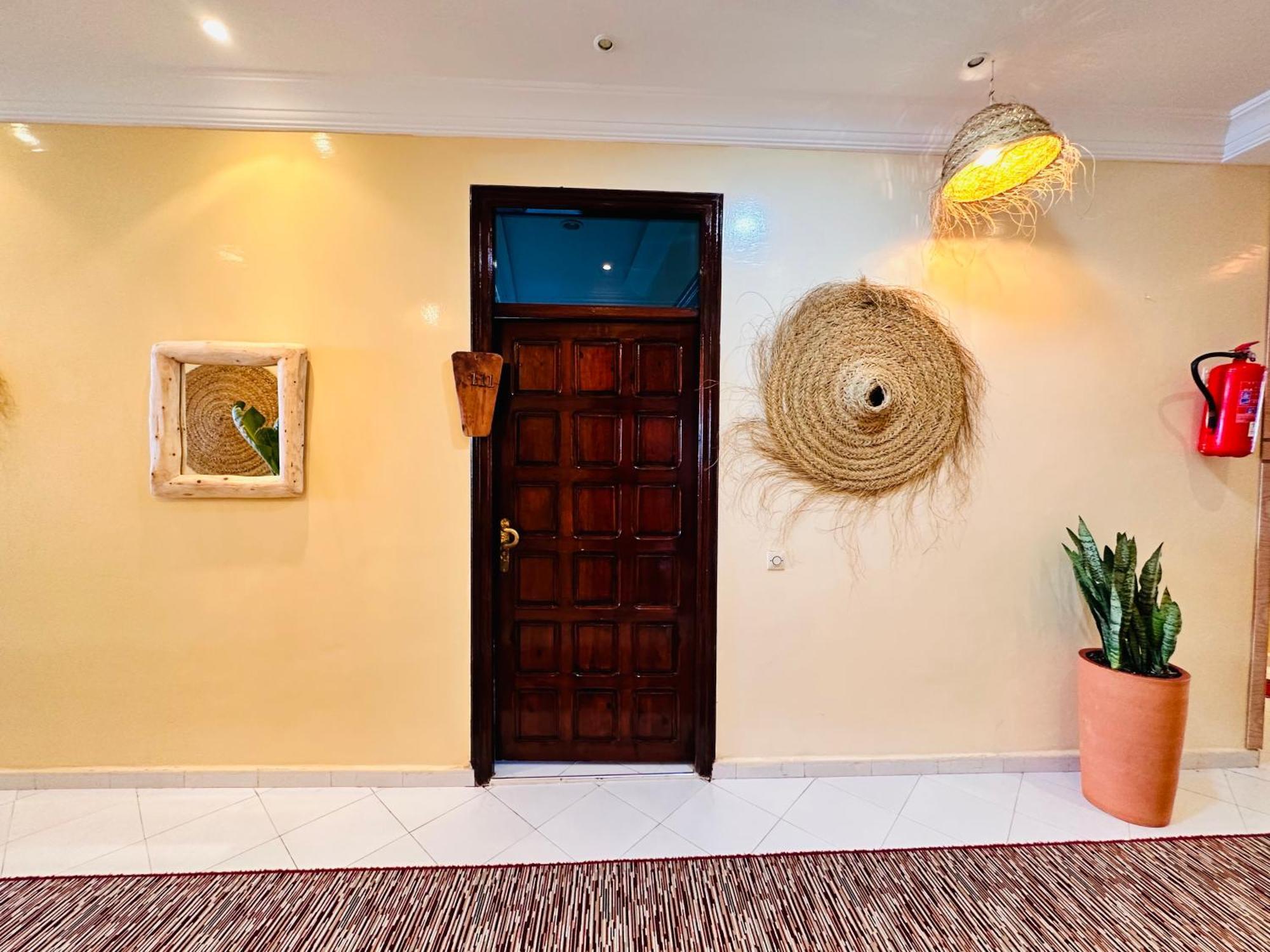 Locals Taghazout Surfcamp Hotel Екстериор снимка